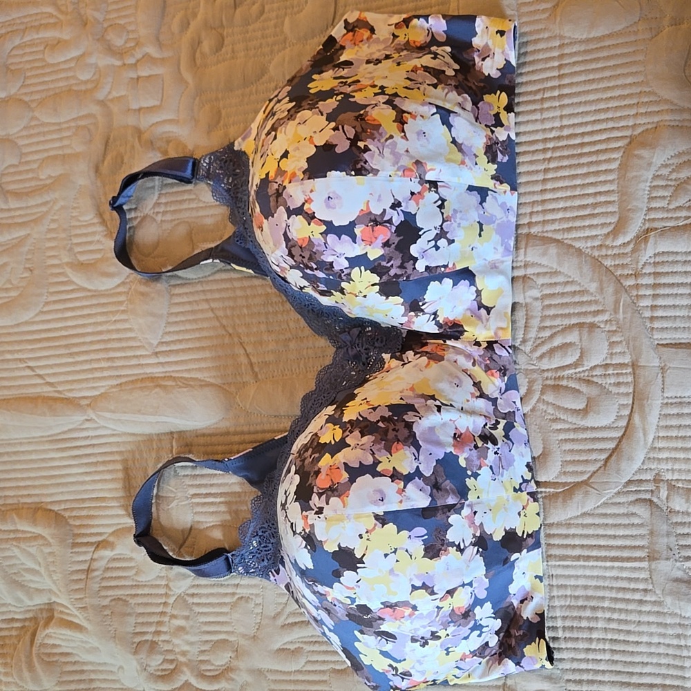 Torrid Bra Bundle - 44DDD!! - Picture 13 of 17